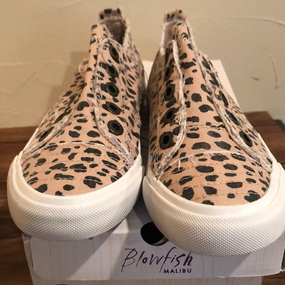 Blowfish Shoes - Blowfish Play Latte Spots canvas leisure shoe. Size 6.5